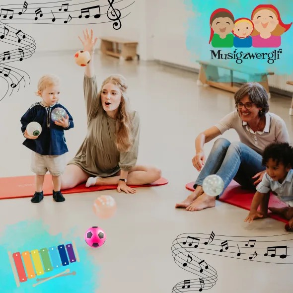 Erwachsene und Kinder sitzen gemeinsam am Boden. Musiknoten zieren das Bild.